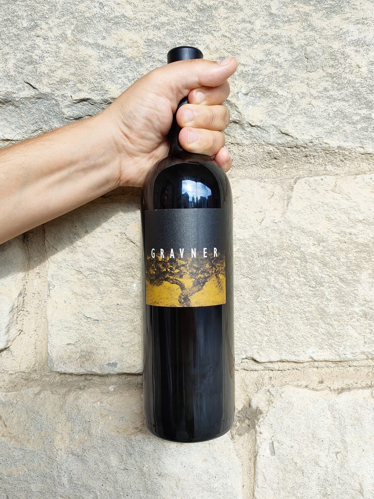 La Ribolla 2013 di Gravner è un vino figlio di una lunghissima macerazione. Di qualità immensa, affascinante e complesso. Un vero orange wine!