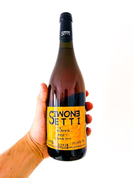 3bianco - Simone Setti è l'espressione autentica della Maremma Toscana. Un orange wine dotato di complessità con l'animo rustico e un po' selvaggio!!!