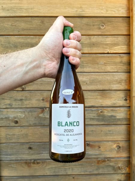 Moscatel de Alejandria La Mision è un orange wine dal sorso lunghissimo che racconta di un Cile vitivinicolo dallo straordinario potenziale inespresso.