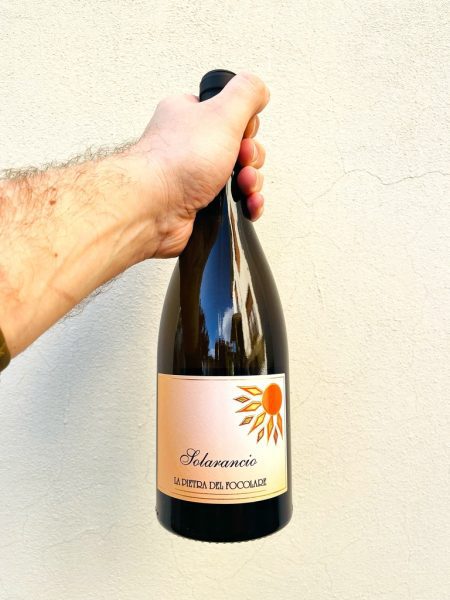 Solarancio La Pietra del Focolare rappresenta l’eccellenza del Vermentino dei Colli di Luni con il suo sole arancione che tramonta sull’orizzonte del mare!