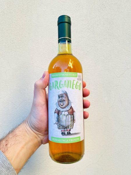 Il Garganego di Pezzalunga Vigneti è un orange wine verticale, dalla beva compulsiva e con le sue note mielose siamo sicuri ti conquisterà! Troppo funky!
