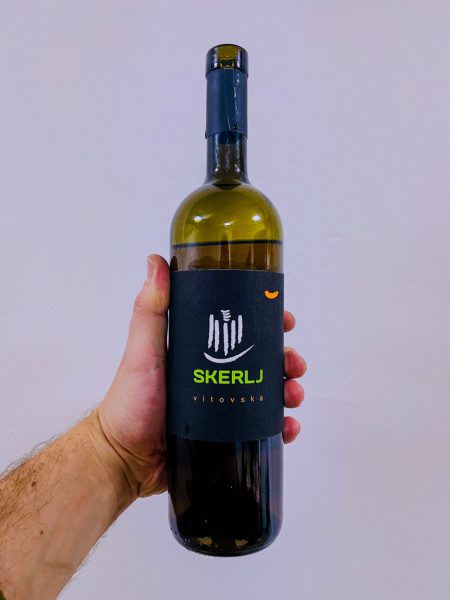 Vitovska - Skerlj è una bella versione di quest'uva autoctona del Carso. Aromi di frutta gialla, miele e agrumi inebriano la mente e rallegrano lo spirito!
