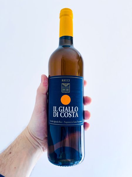 Giallo di Costa - Daniele Ricci è un orange wine spettacolare! Note agrumate e di frutta candita che ti avvolgono in un sorso fresco e beverino. Wow!